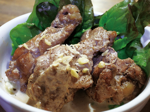 手羽元のくるみソース煮込み 500円