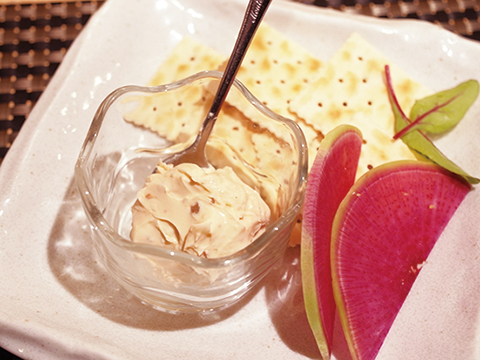 お店でも、テイクアウトでも！ 酒盗チーズ