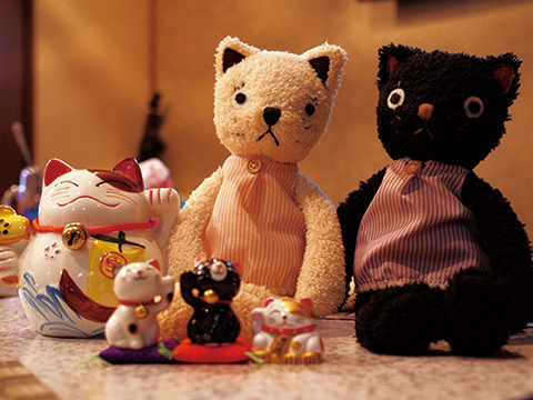 カウンター9席ボックス20席の スナックです。