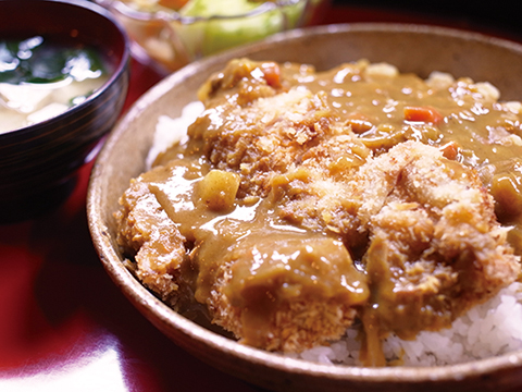 チキンカツカレー  680円（税別）