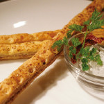 アンチョビパイとゴルゴンゾーラディップ  650円