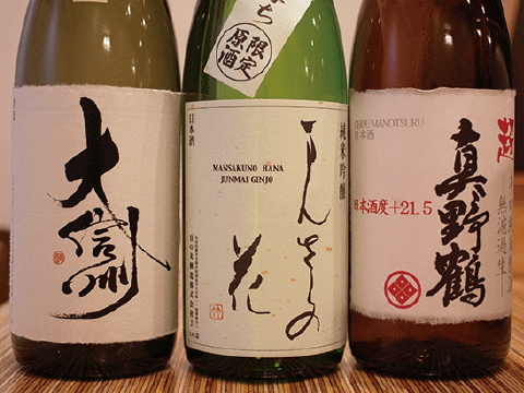 ５月はメニューが一新します。 各種地酒も豊富です。