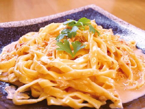  生パスタ ズワイガニのトマトクリーム     930円