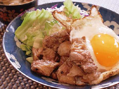 ２周年記念メニュー第一弾  すてーき丼  500円(税別)