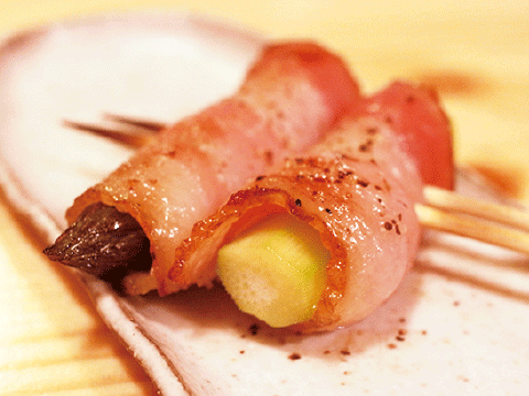 アスパラベーコン巻き280円    ９時から飲み放題90分1,500円も！