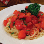 トマトとフレッシュバジルの冷たいスパゲティ 950円