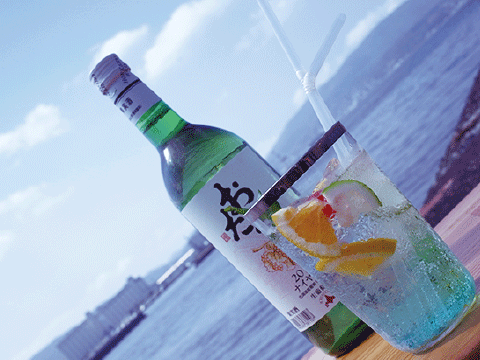 潮まつりでも定番となった 生ワインボールブルーバージョン