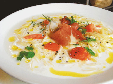 ヴィシソワーズのスパゲティ 生ハム添え 1,080円