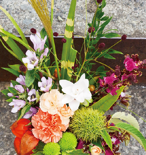 栗、ほおずき、すすき・・・ 秋のお花でお部屋に季節感を。