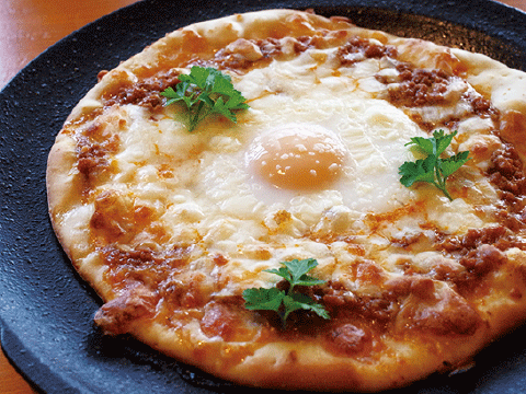 ミートソースのビスマルクピザ       850円