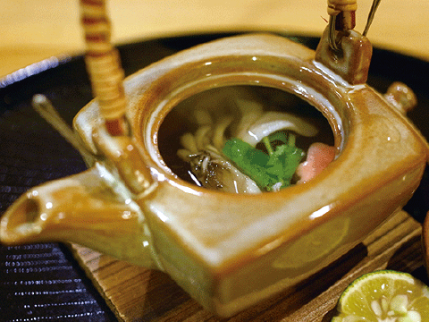 舞茸の土瓶蒸し 750円