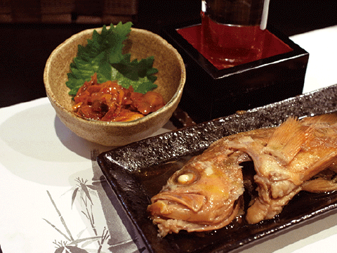 お通し2品だけでも十分楽しめる   魚屋さんの酒場。