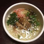 都通りの魚屋さん「おたる夢市場」のお店   建設中の小樽掖済会病院裏です。