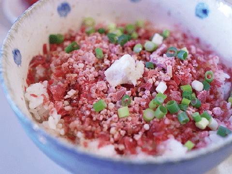 牛トロフレーク丼 800円〜