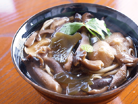 きのこ蕎麦「秋の山」 972円