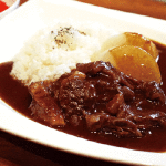 牛スジと大根のカレー  980円（ランチタイムはサラダ・ドリンク付き）