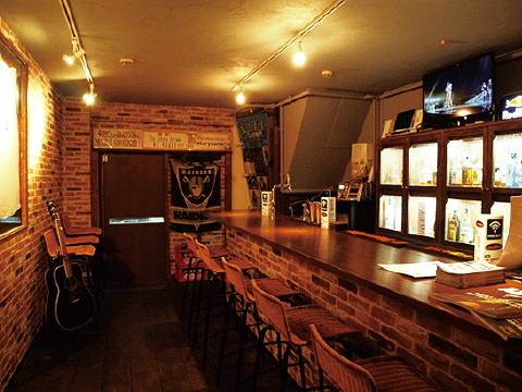 中央市場ビル１階にオープン！ 飲み放題は、お一人様からOK！