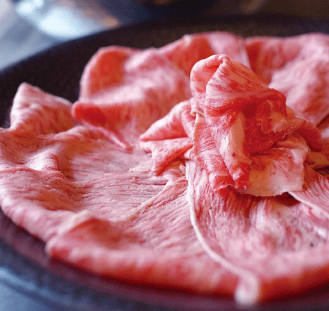 極上A5ランク黒毛和牛の すき焼き・しゃぶしゃぶ １人前3,980円