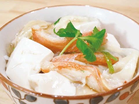 豆腐と湯葉のカニあんかけ丼 680円