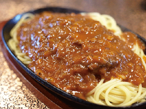 鉄板ハンバーグミート   930円