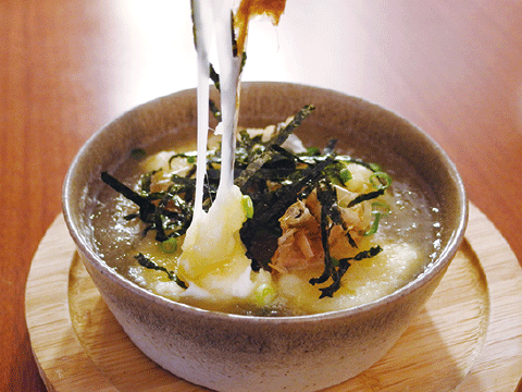 モッツァレラチーズの揚げ出し 580円