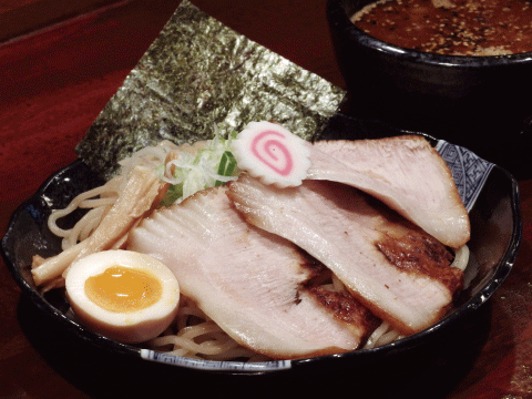 お魚辛スープのとろ肉つけ麺 1,050円（花園店限定）