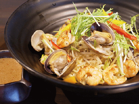 エビとアサリの冷やしまぜそば   550円（金土日限定）