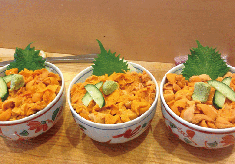 「鮨処 よし」さん直営のどんぶり屋さん
本格的な鮨ネタをどんぶりで！