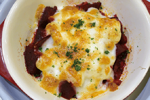 9月は、ビーツ祭り！ 写真は、ビーツのグラタン ¥650