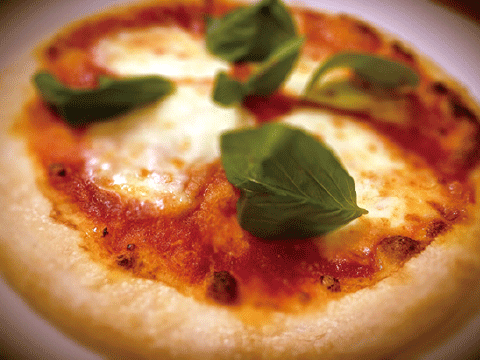 宴会プランは、飲み放題90分！ お一人様4,000円（乾杯用ビール付き） ピザやパスタなど、美味しいイタリアン中心のお料理が楽しめる宴会プランです。飲み放題はワイン中心になりそうですが、乾杯のビールがセットなのが嬉しい！10名以上のご予約の場合、貸切も可能！