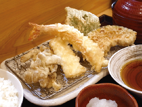 今更ですが、ランチもやってます。   天ぷら定食1,000円