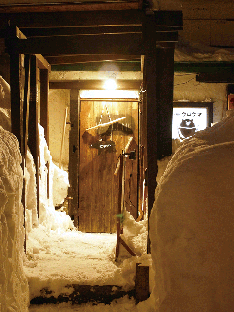 雪あかりの路の手宮線会場に来たら、ここで温まってって！