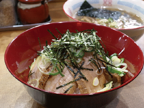 トロ肉チャーシュー丼＋半ラーメン    900円