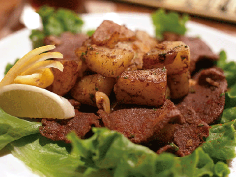 牛タンとジャガイモのスパイシー炒め              800円