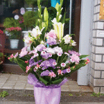 偲ぶ想いに、お花を添えて。 お供え用のアレンジメントや仏花はご予約がオススメ